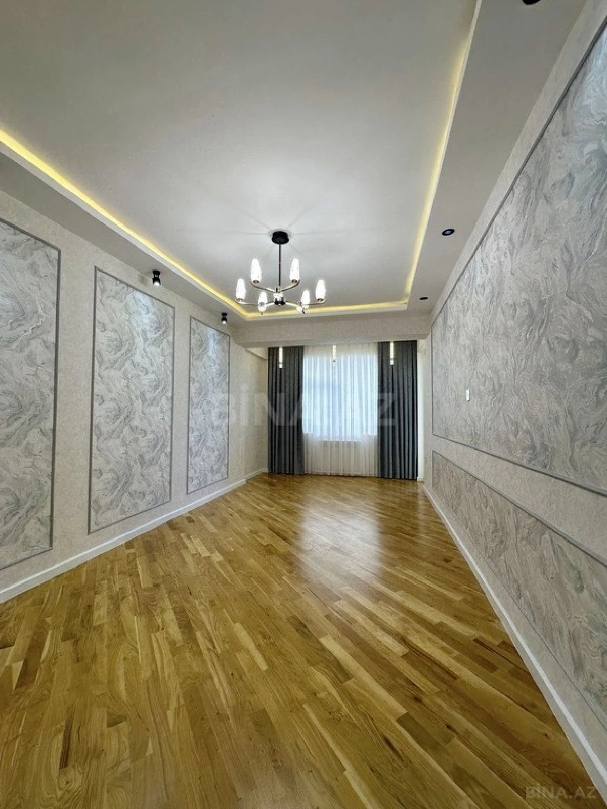 Satılır 4 otaqlı mənzil 155 m²