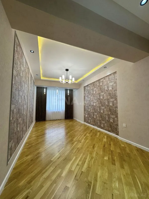 Satılır 4 otaqlı mənzil 155 m²