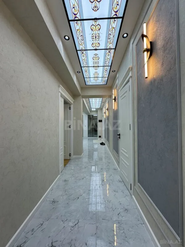 Satılır 4 otaqlı mənzil 155 m²