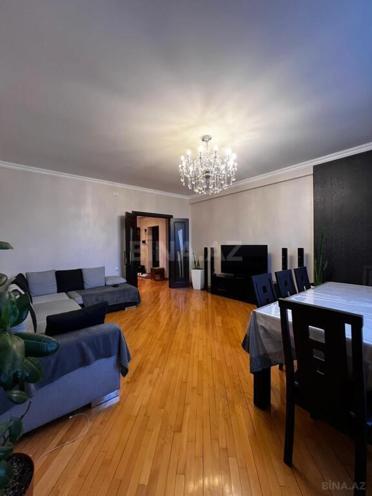 Satılır 3 otaqlı mənzil 104 m²