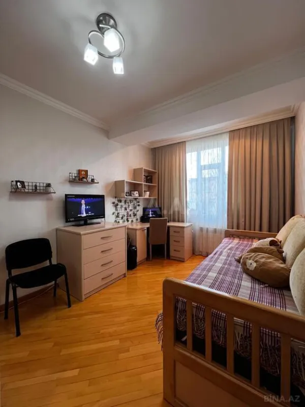 Satılır 3 otaqlı mənzil 104 m²