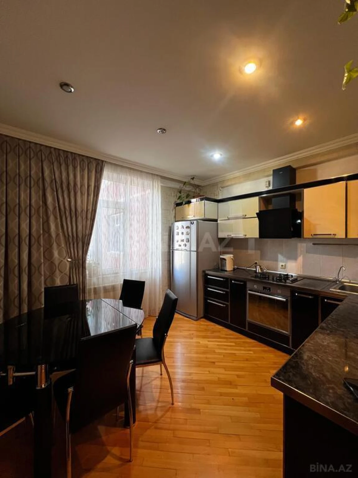 Satılır 3 otaqlı mənzil 104 m²