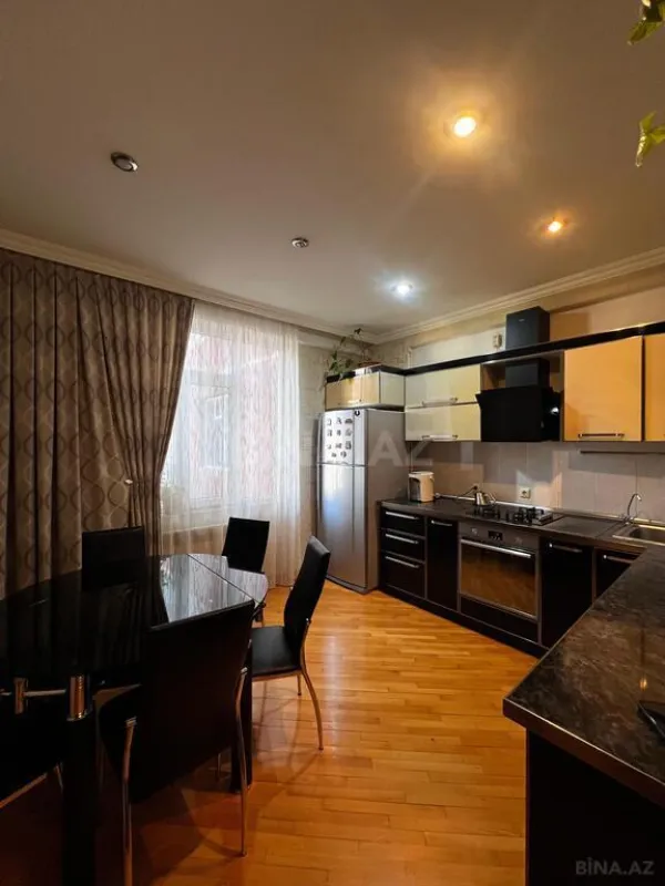 Satılır 3 otaqlı mənzil 104 m²