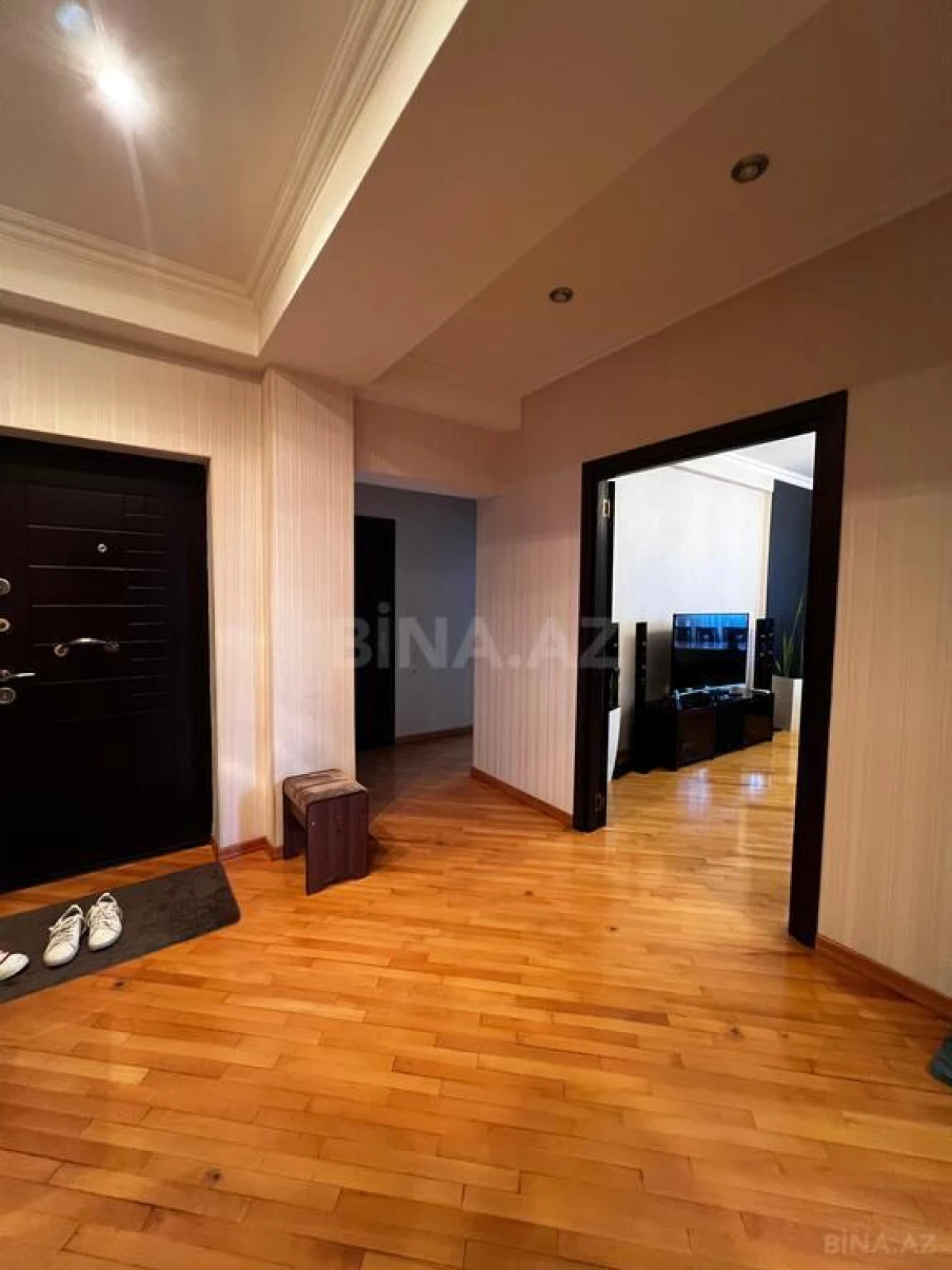Satılır 3 otaqlı mənzil 104 m²
