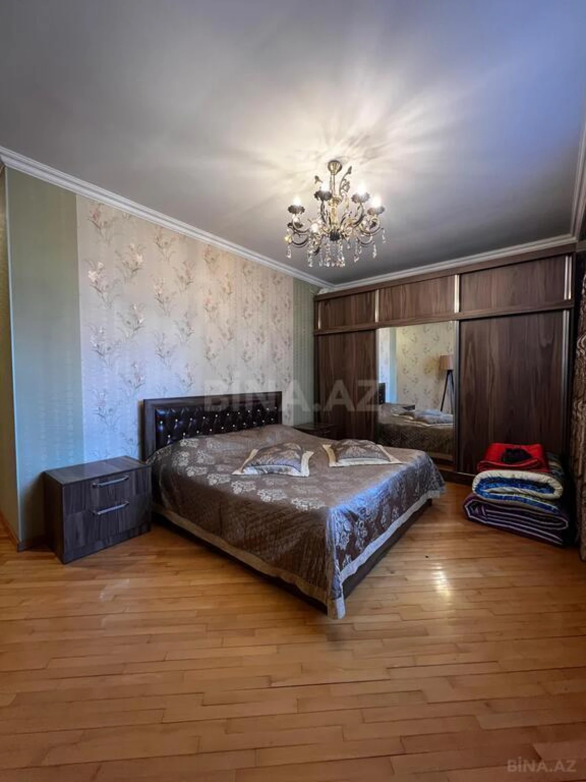 Satılır 3 otaqlı mənzil 104 m²