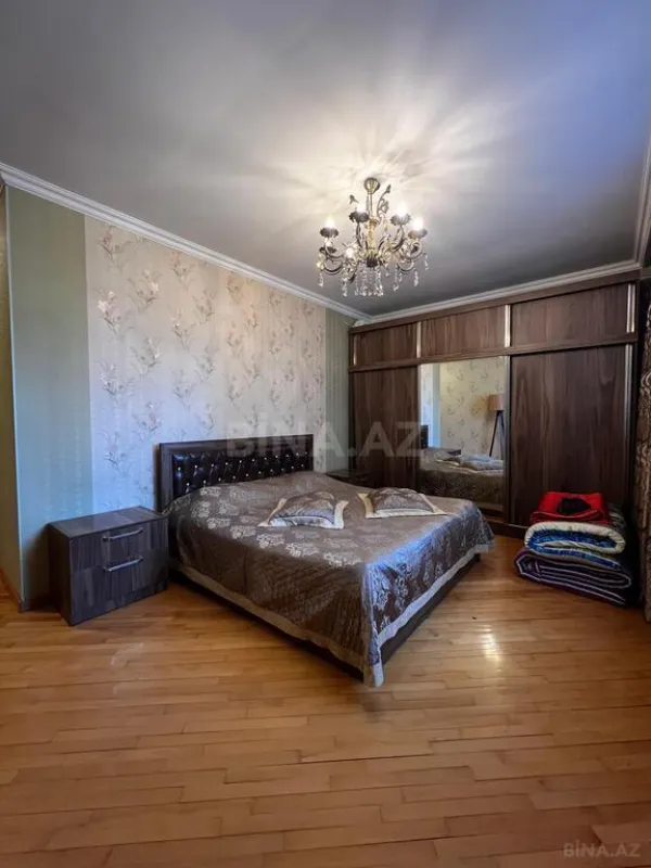 Satılır 3 otaqlı mənzil 104 m²