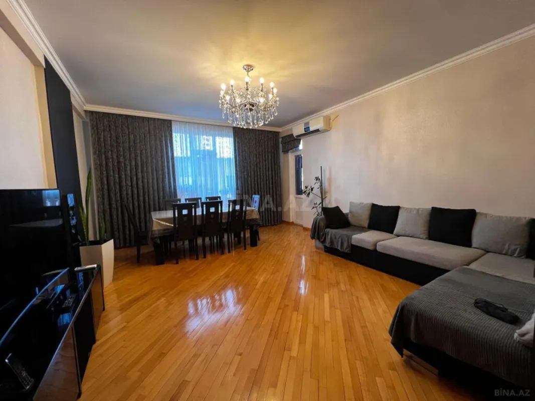 Satılır 3 otaqlı mənzil 104 m²