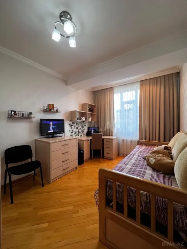 Satılır 3 otaqlı mənzil 104 m²