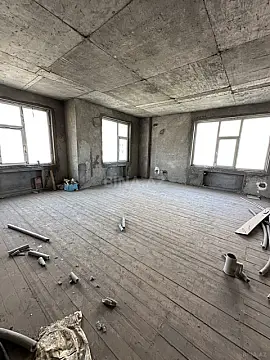 Satılır 4 otaqlı mənzil 181 m²