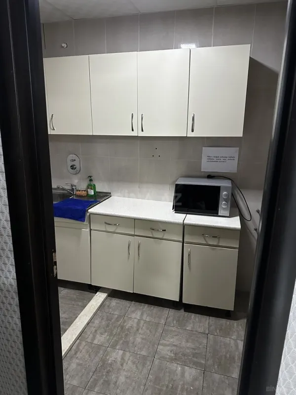 Kirayə verilir 1 otaqlı ofis 18 m²