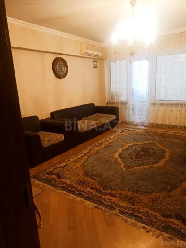 Satılır 4 otaqlı mənzil 120 m²