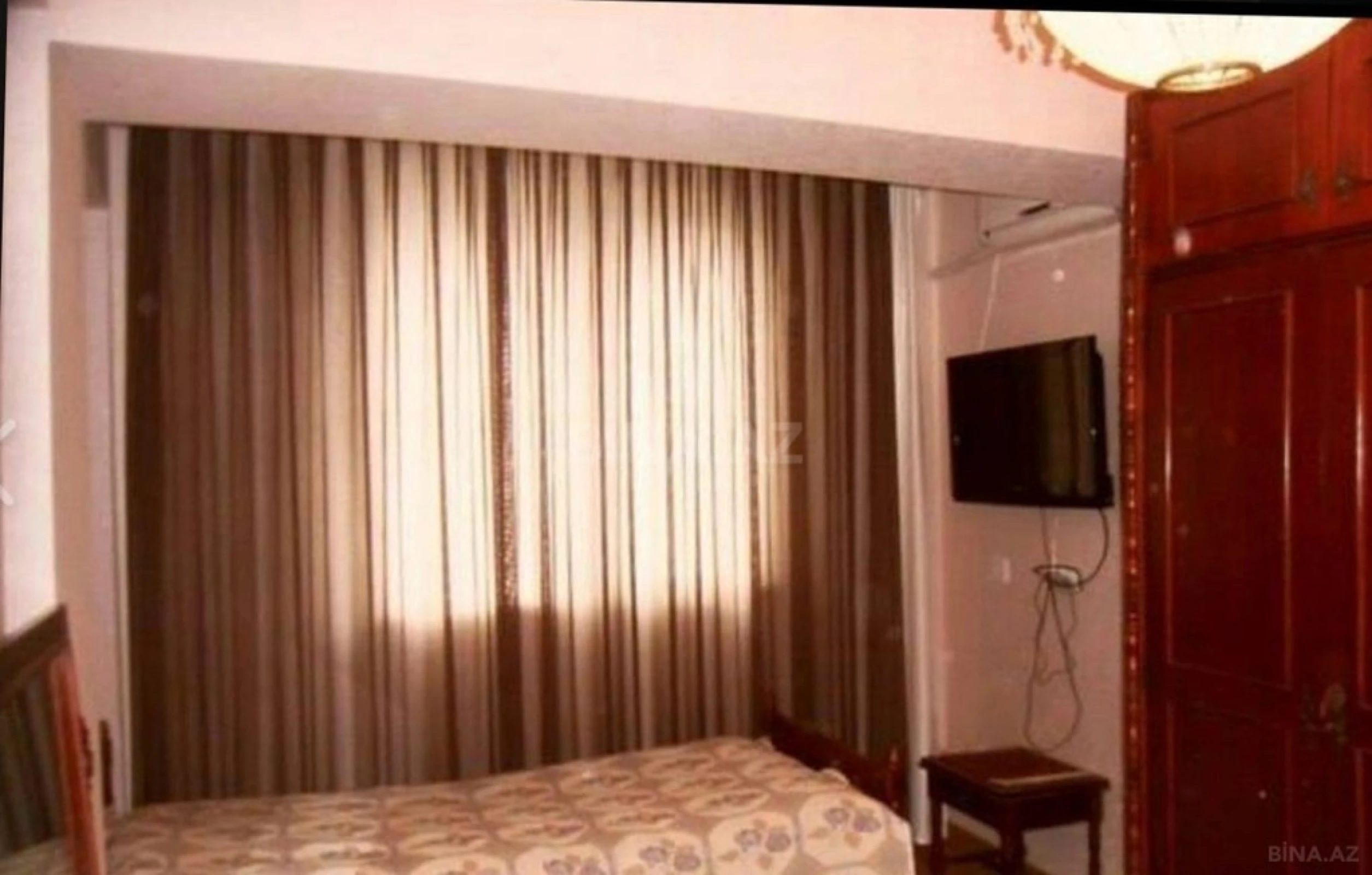 Satılır 4 otaqlı mənzil 120 m²