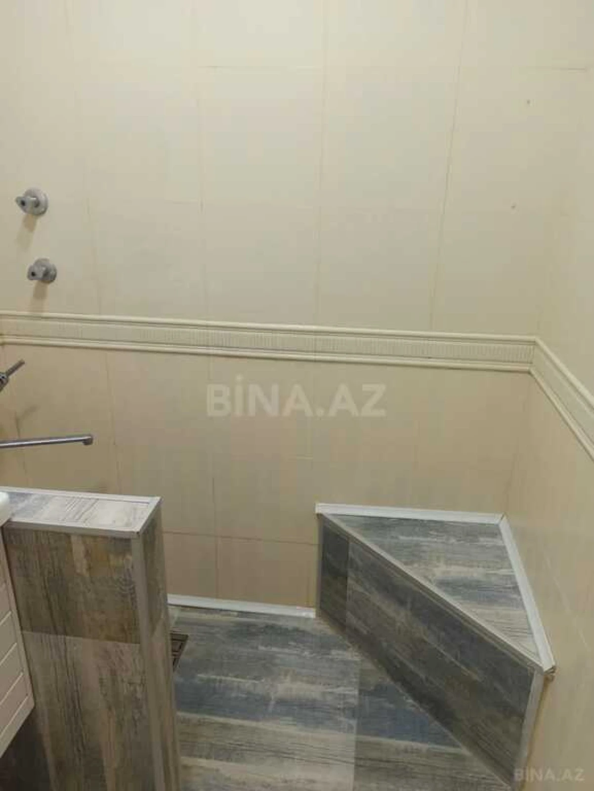 Satılır 4 otaqlı mənzil 120 m²