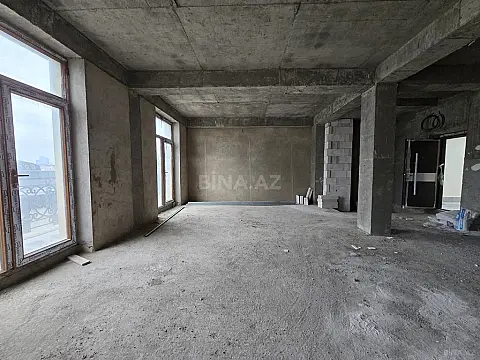Satılır 4 otaqlı mənzil 215 m²