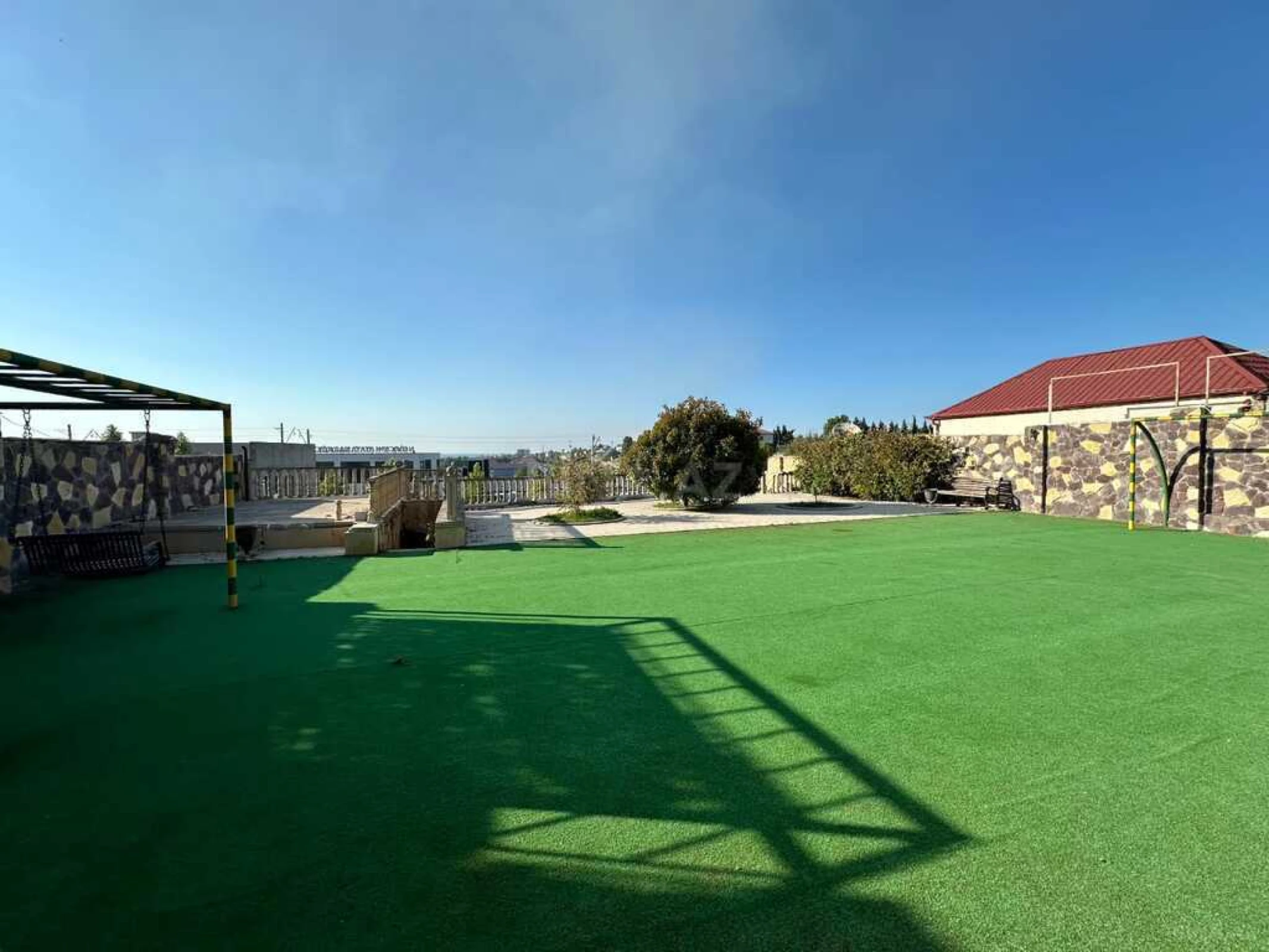 Satılır 6 otaqlı həyət evi 330 m²