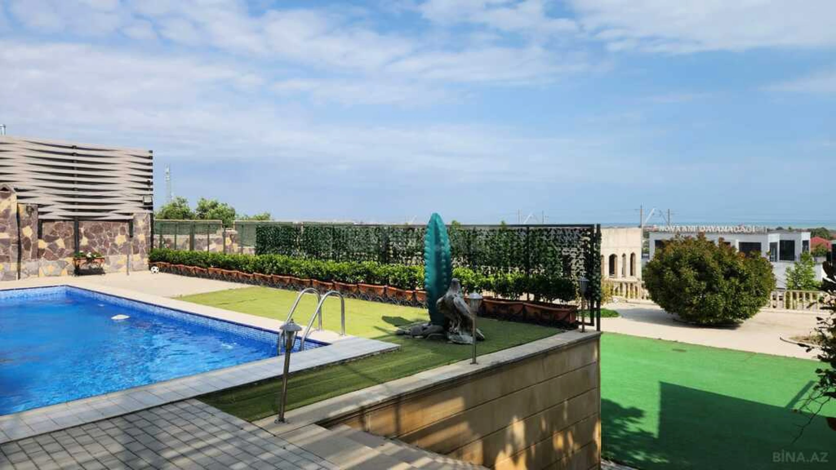 Satılır 6 otaqlı həyət evi 330 m²