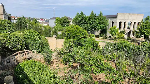 Satılır 6 otaqlı həyət evi 330 m²