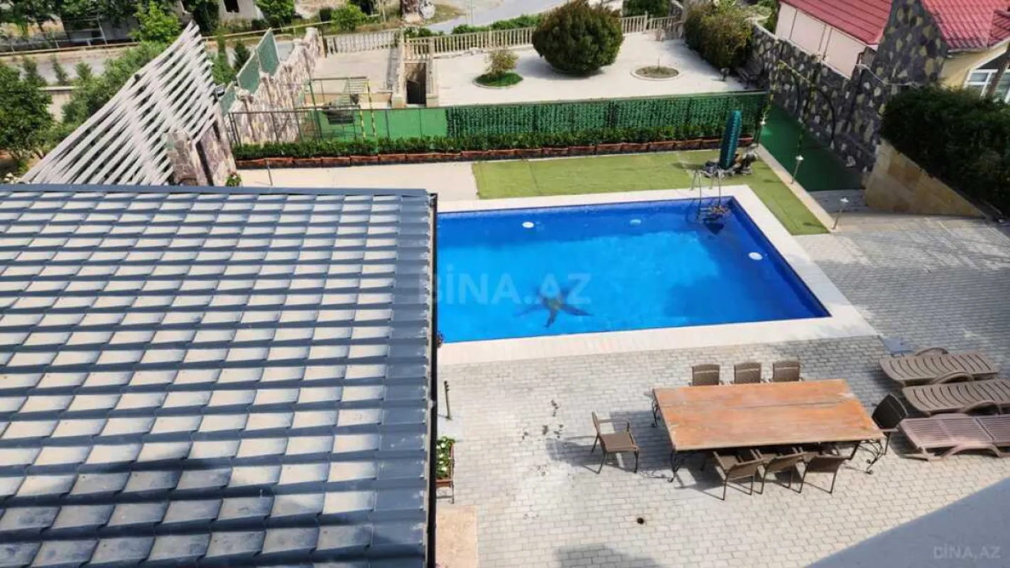 Satılır 6 otaqlı həyət evi 330 m²