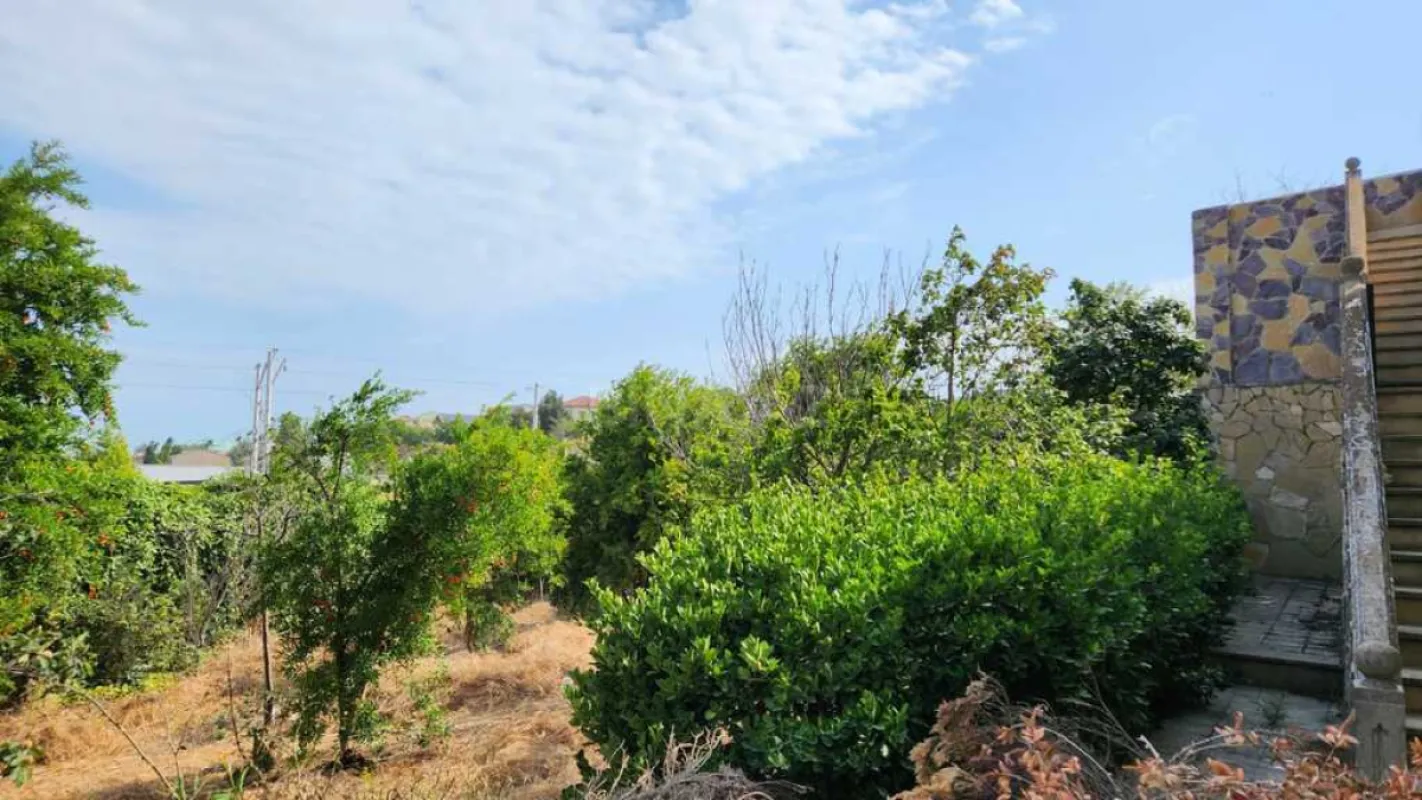 Satılır 6 otaqlı həyət evi 330 m²