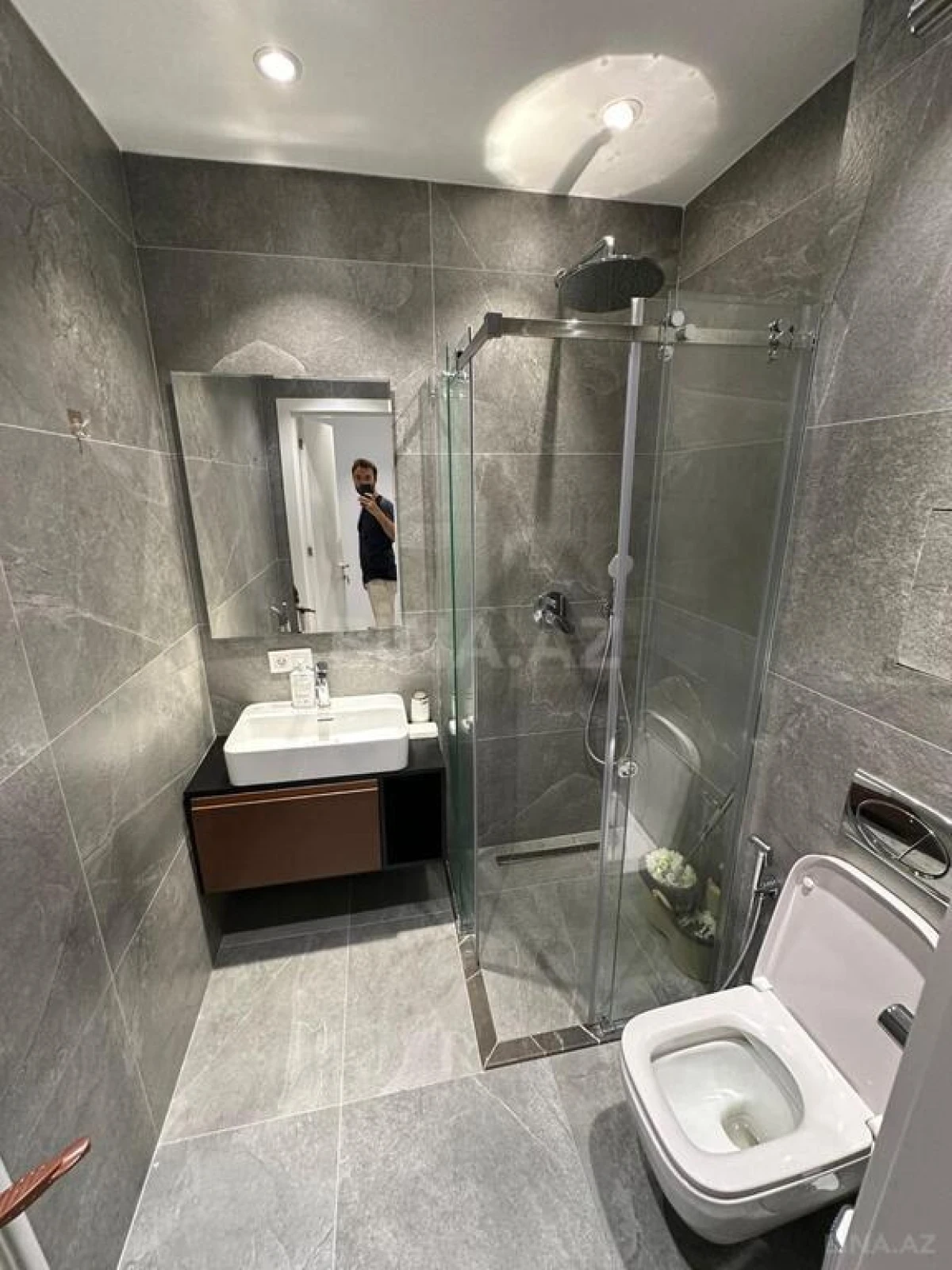 Kirayə verilir 2 otaqlı mənzil 65 m²