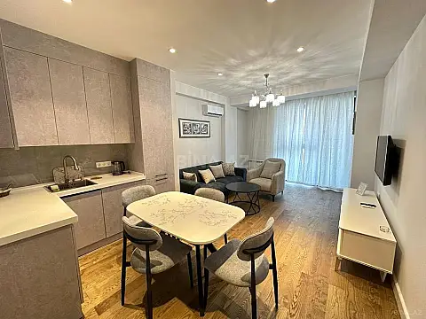 Kirayə verilir 2 otaqlı mənzil 65 m²