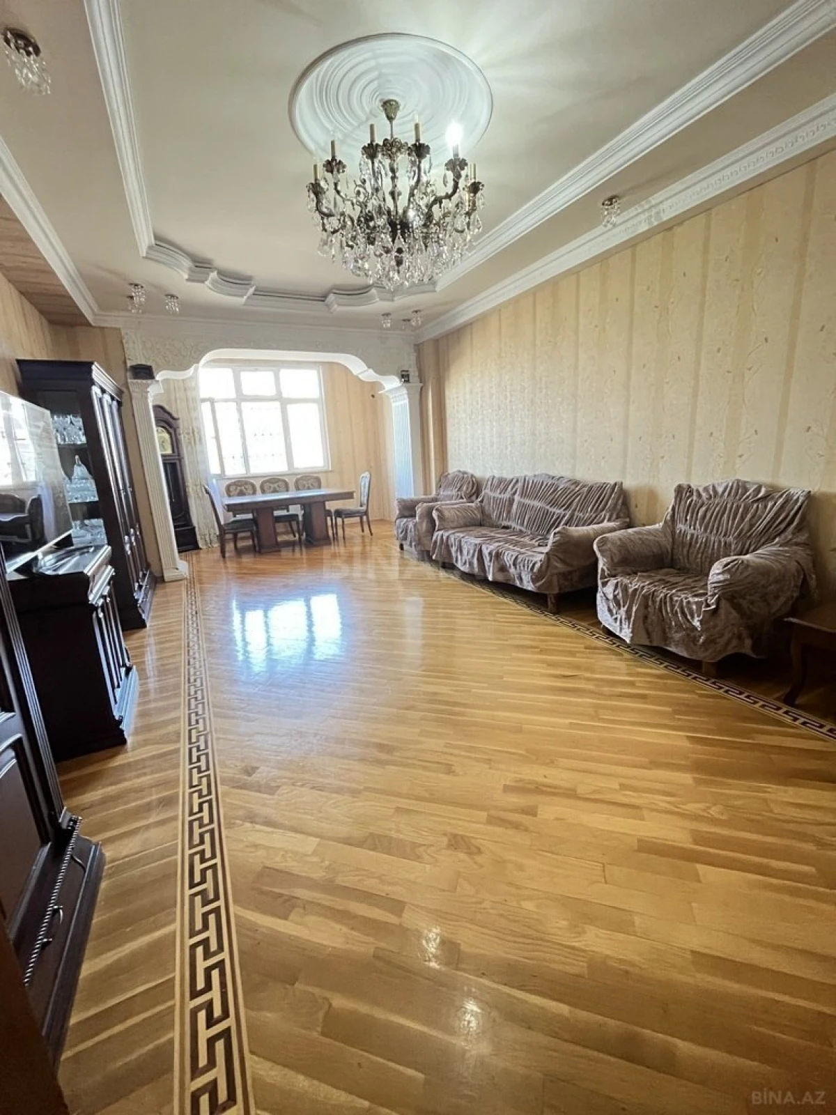 Satılır 3 otaqlı mənzil 130 m²