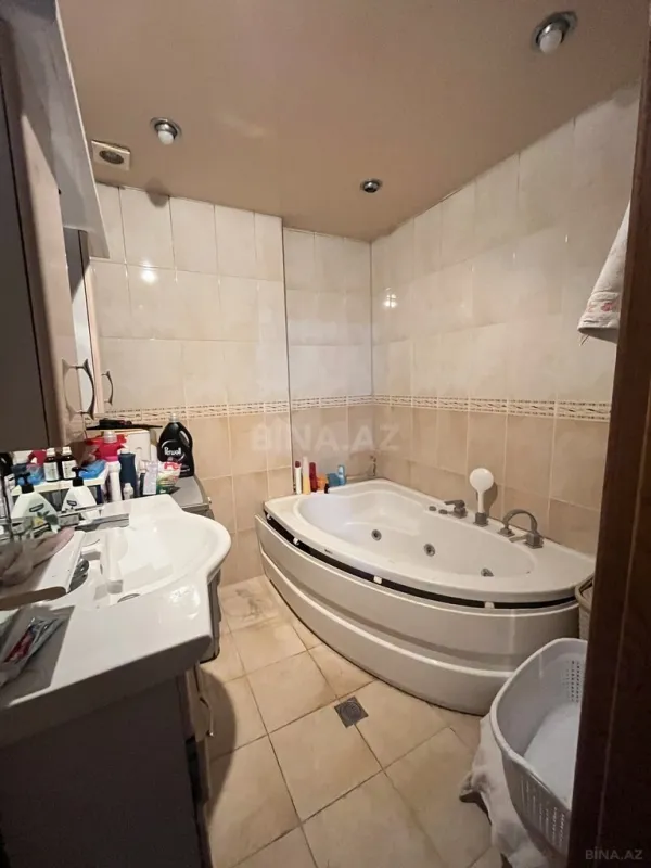 Satılır 3 otaqlı mənzil 130 m²