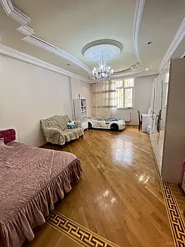 Satılır 3 otaqlı mənzil 130 m²