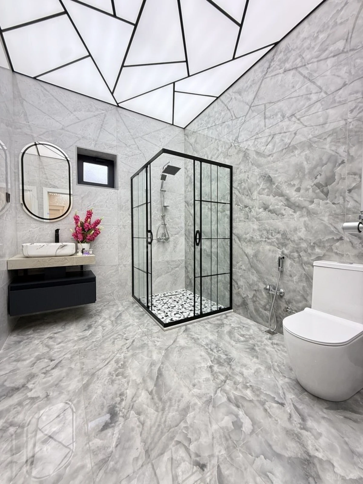 Satılır 5 otaqlı həyət evi 250 m²