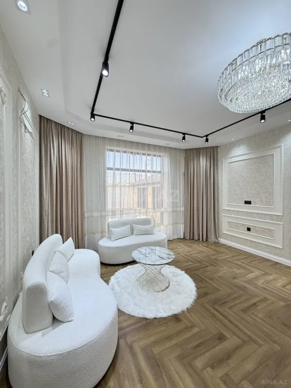 Satılır 5 otaqlı həyət evi 250 m²