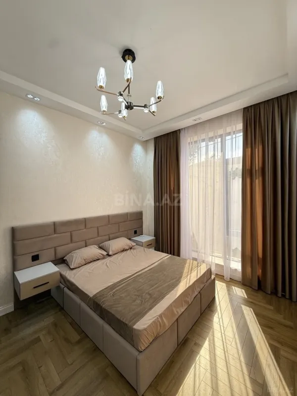 Satılır 5 otaqlı həyət evi 250 m²