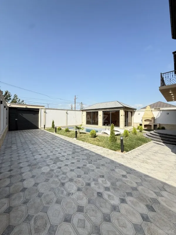 Satılır 5 otaqlı həyət evi 250 m²