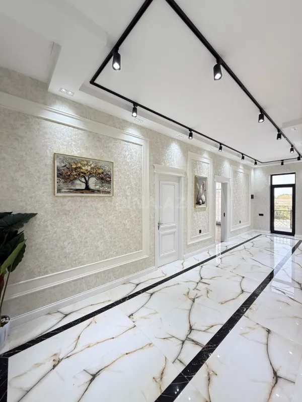 Satılır 5 otaqlı həyət evi 250 m²