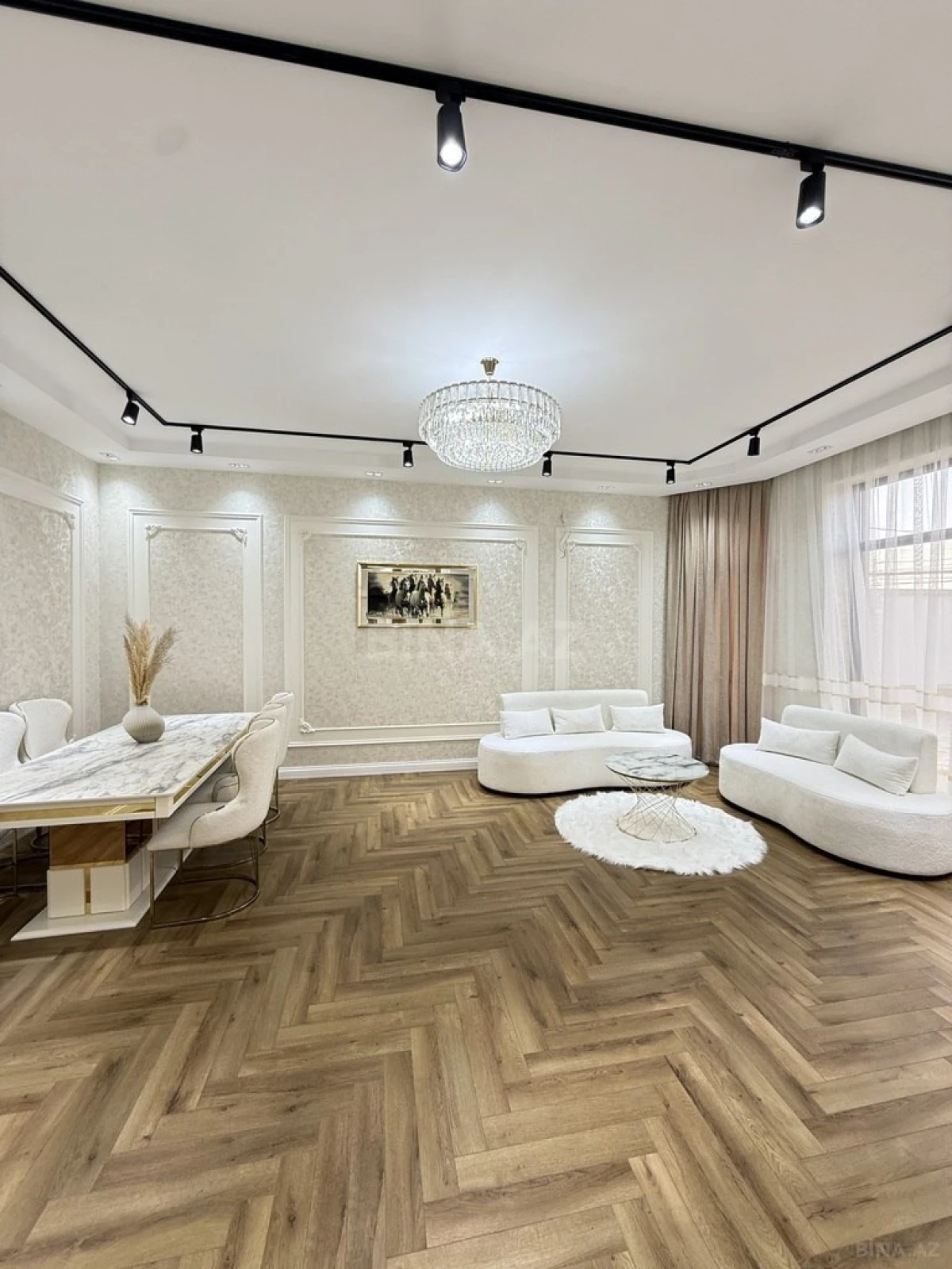 Satılır 5 otaqlı həyət evi 250 m²