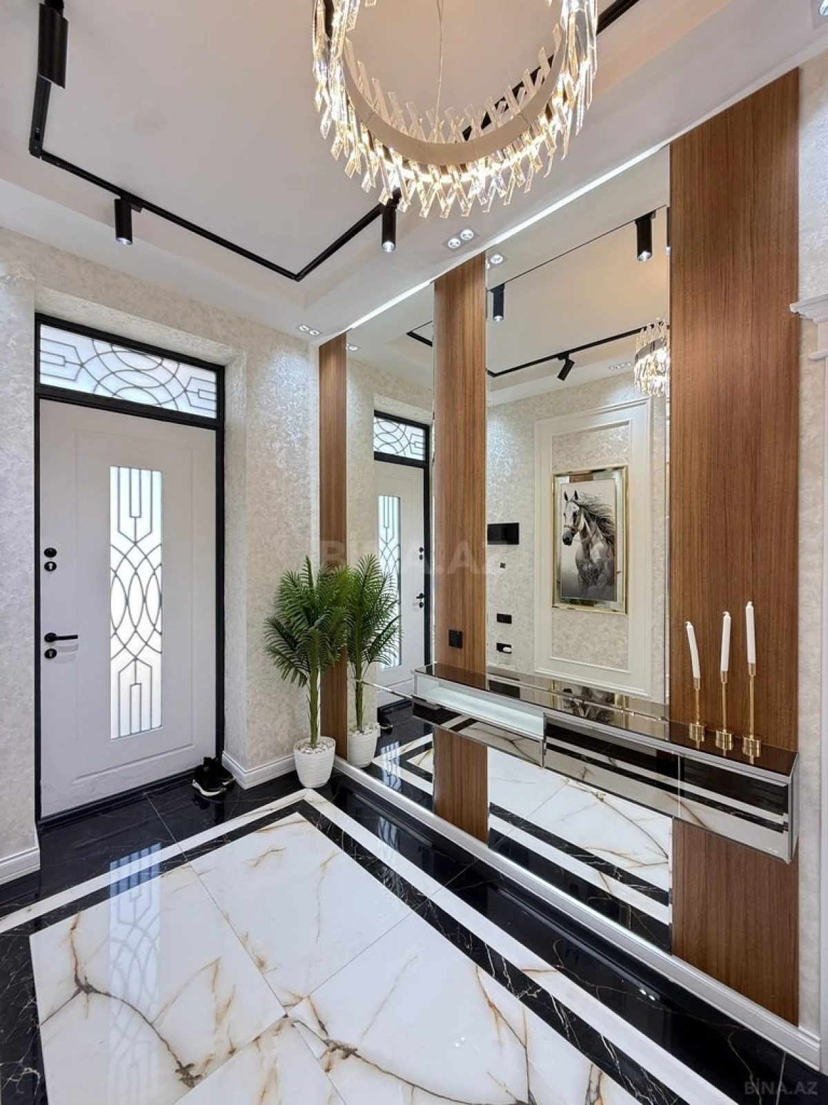 Satılır 5 otaqlı həyət evi 250 m²