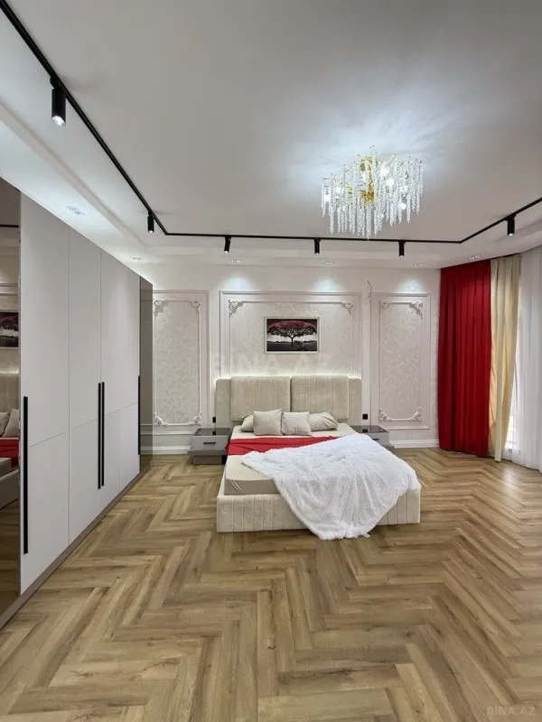 Satılır 5 otaqlı həyət evi 250 m²