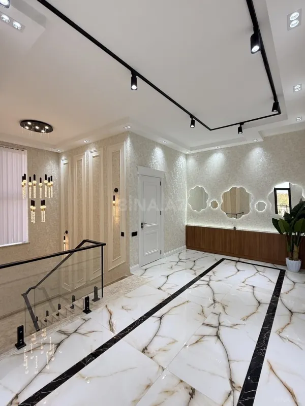 Satılır 5 otaqlı həyət evi 250 m²