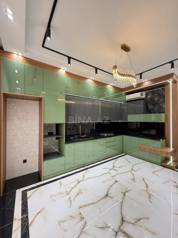 Satılır 5 otaqlı həyət evi 250 m²