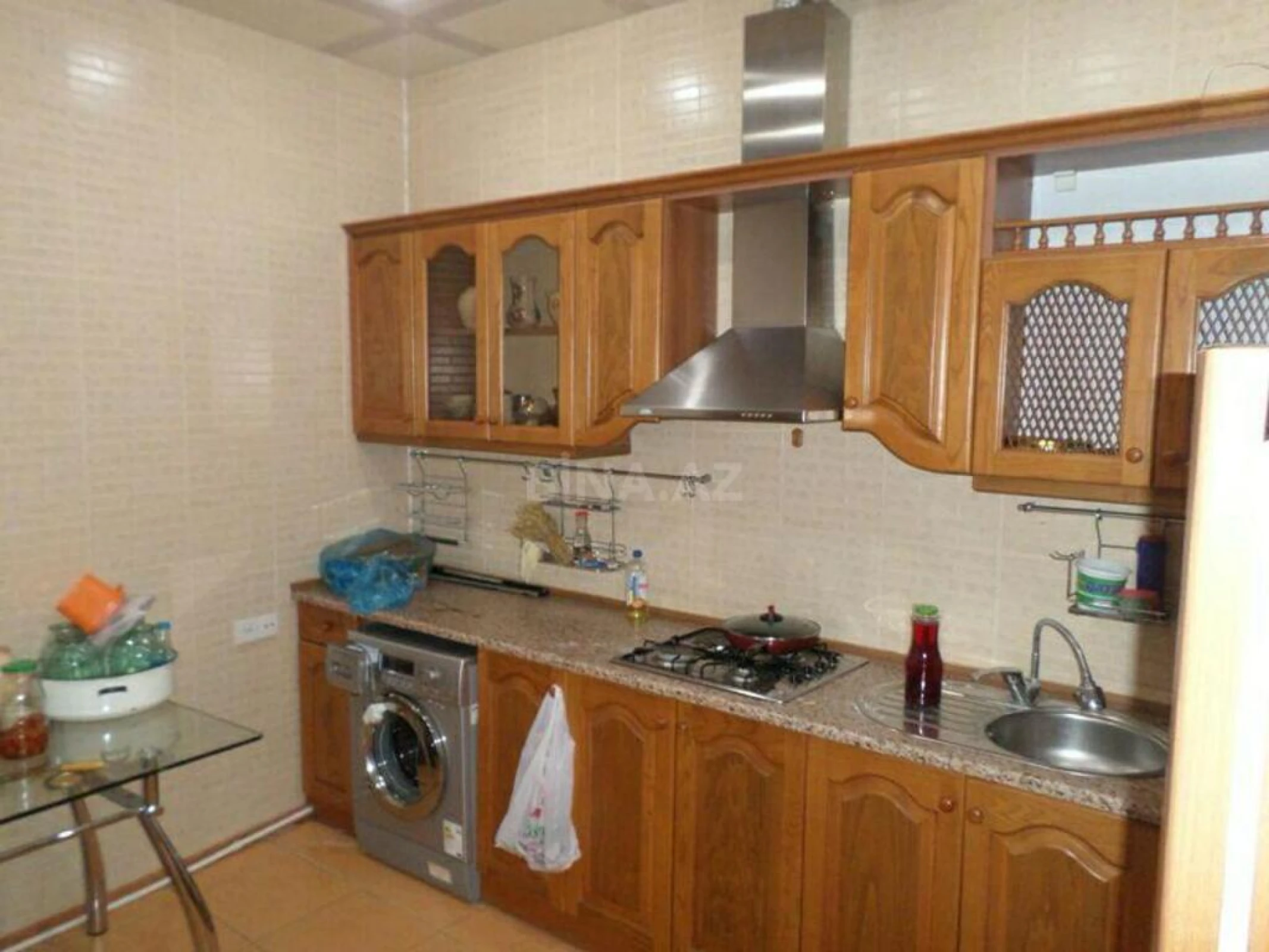 Satılır 8 otaqlı həyət evi 350 m²