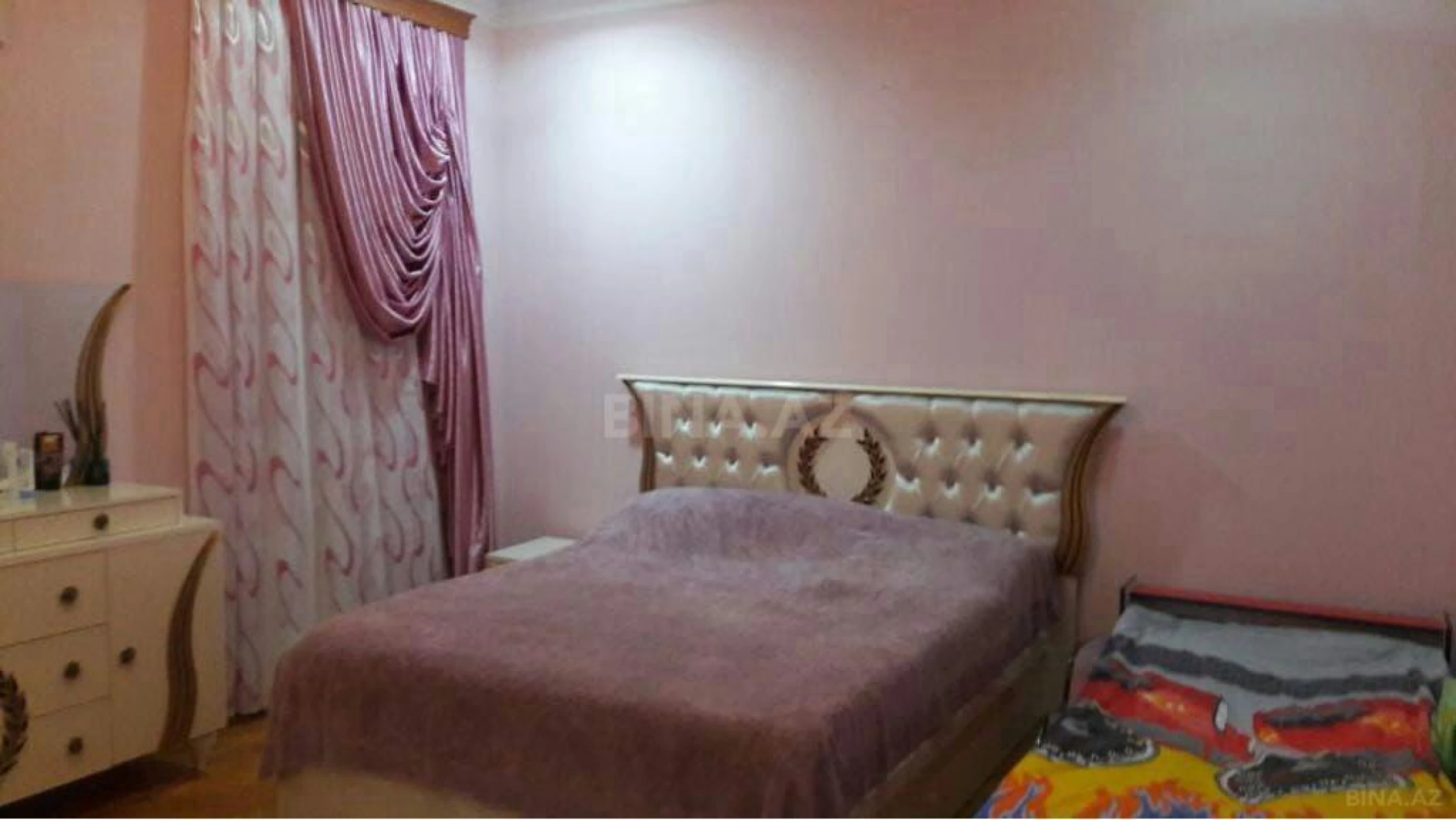 Satılır 8 otaqlı həyət evi 350 m²