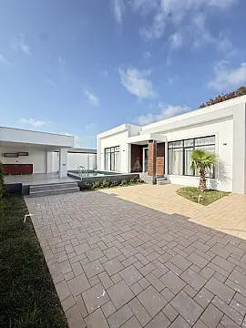 Satılır 4 otaqlı həyət evi 135 m²