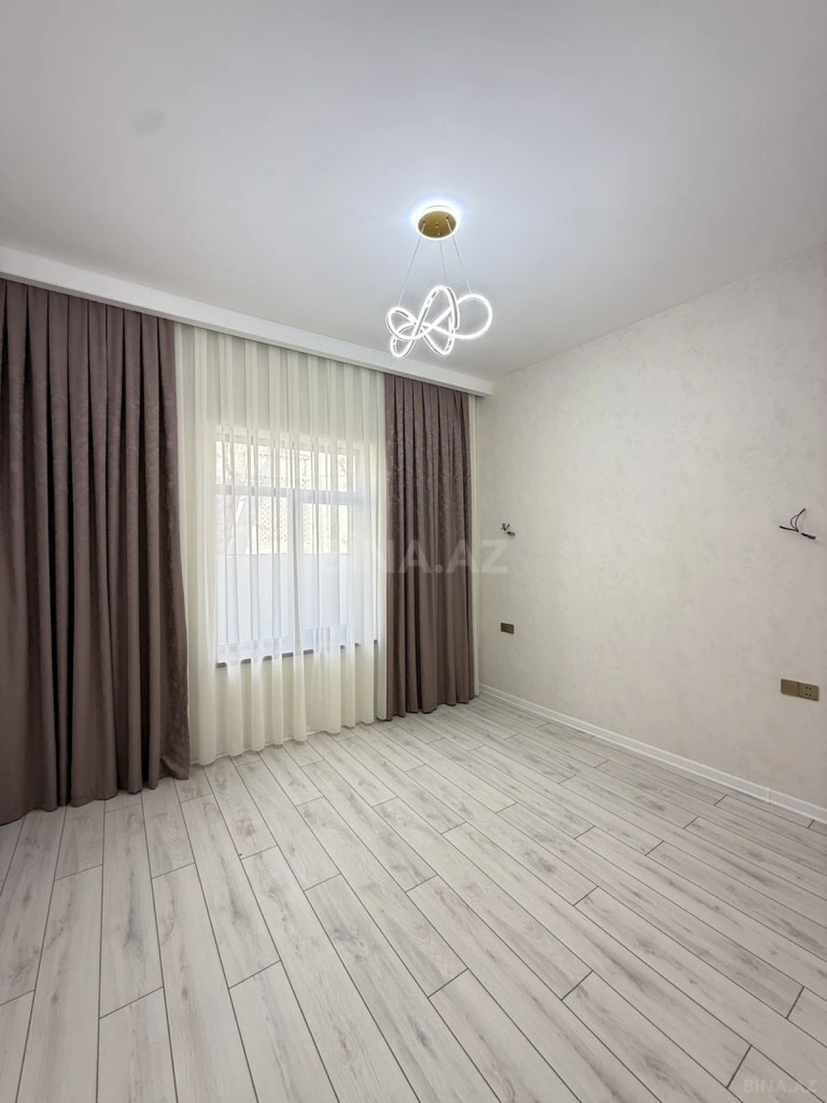 Satılır 4 otaqlı həyət evi 135 m²