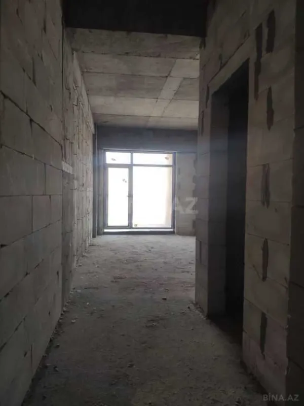 Satılır 5 otaqlı mənzil 272 m²