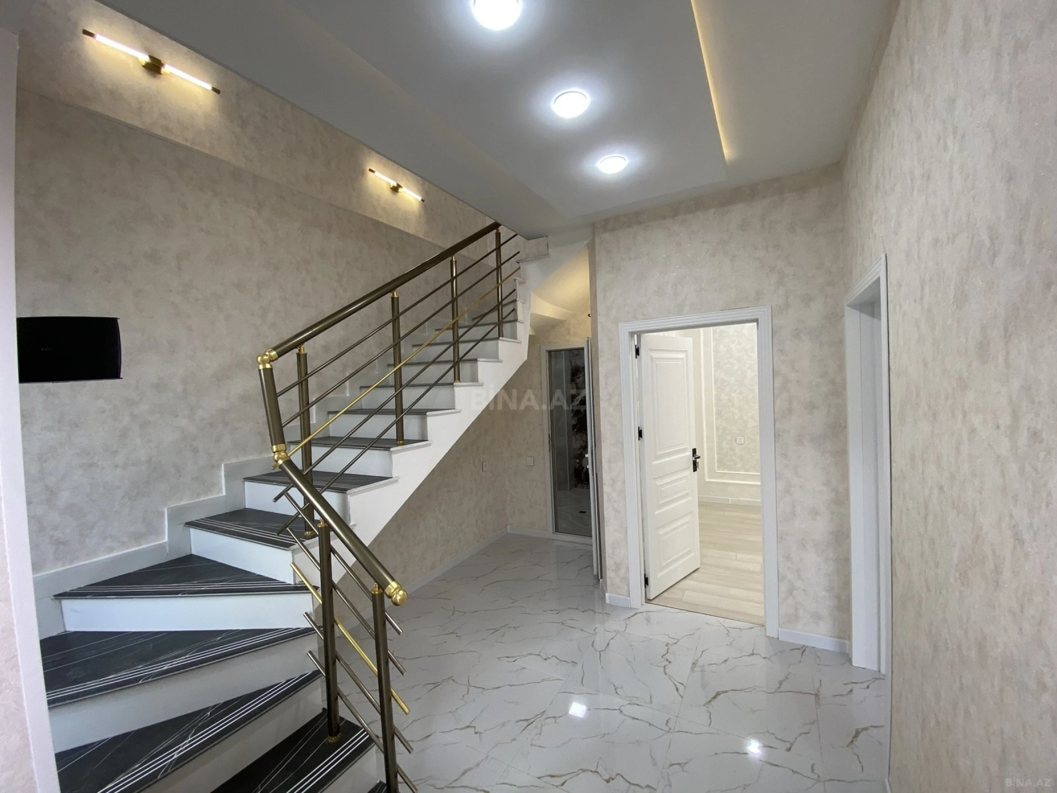 Satılır 4 otaqlı həyət evi 110 m²