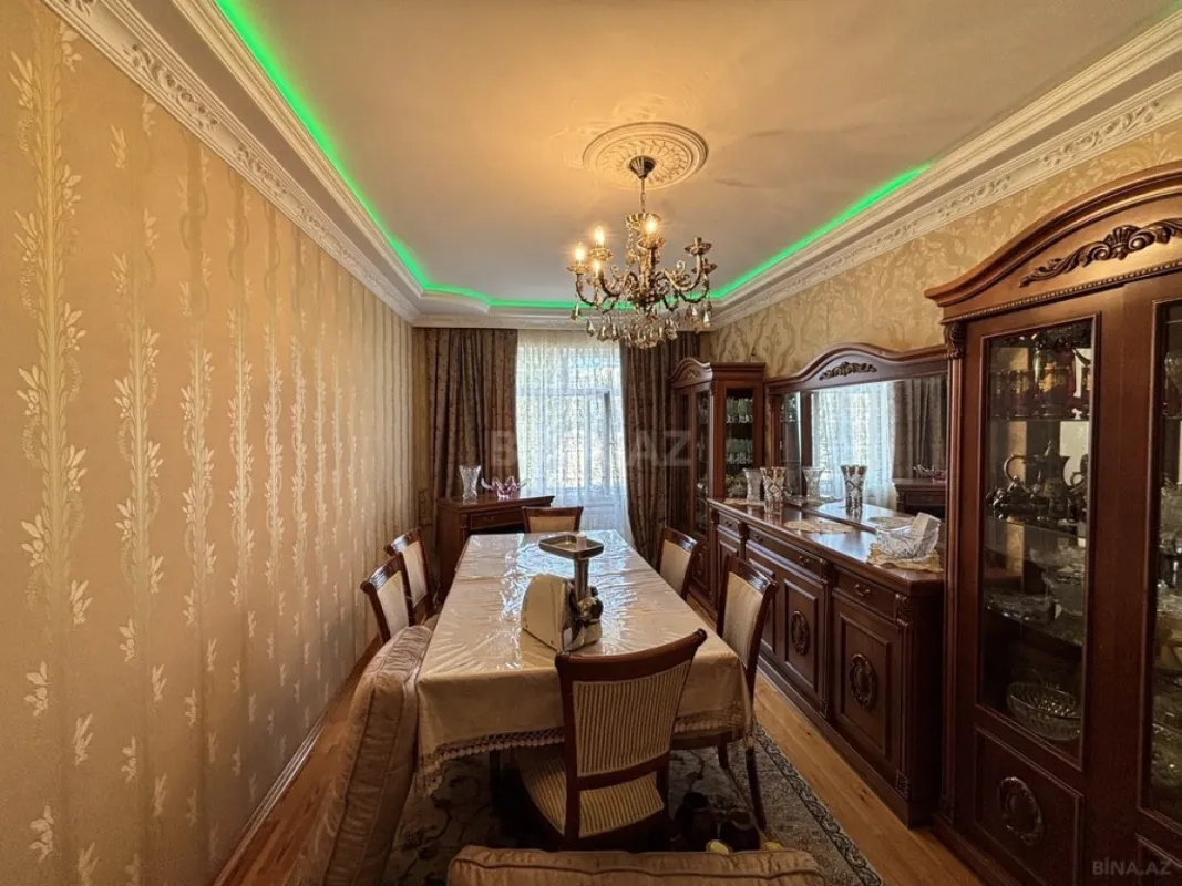 Satılır 4 otaqlı mənzil 110 m²