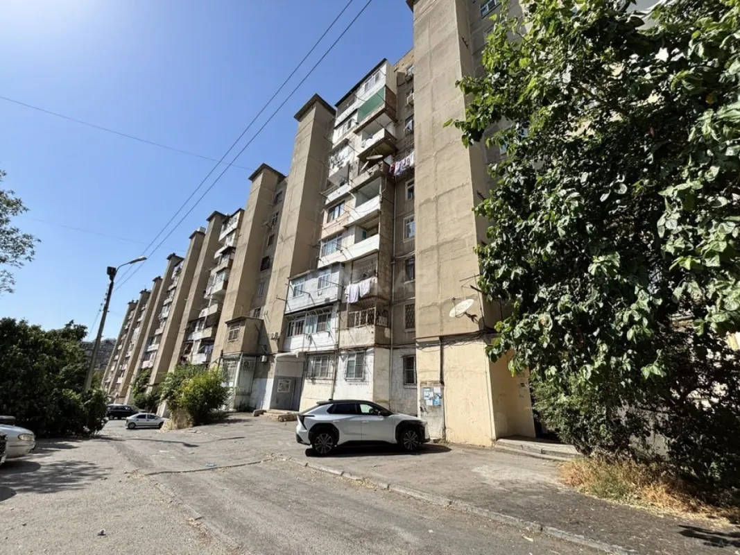 Satılır 4 otaqlı mənzil 110 m²