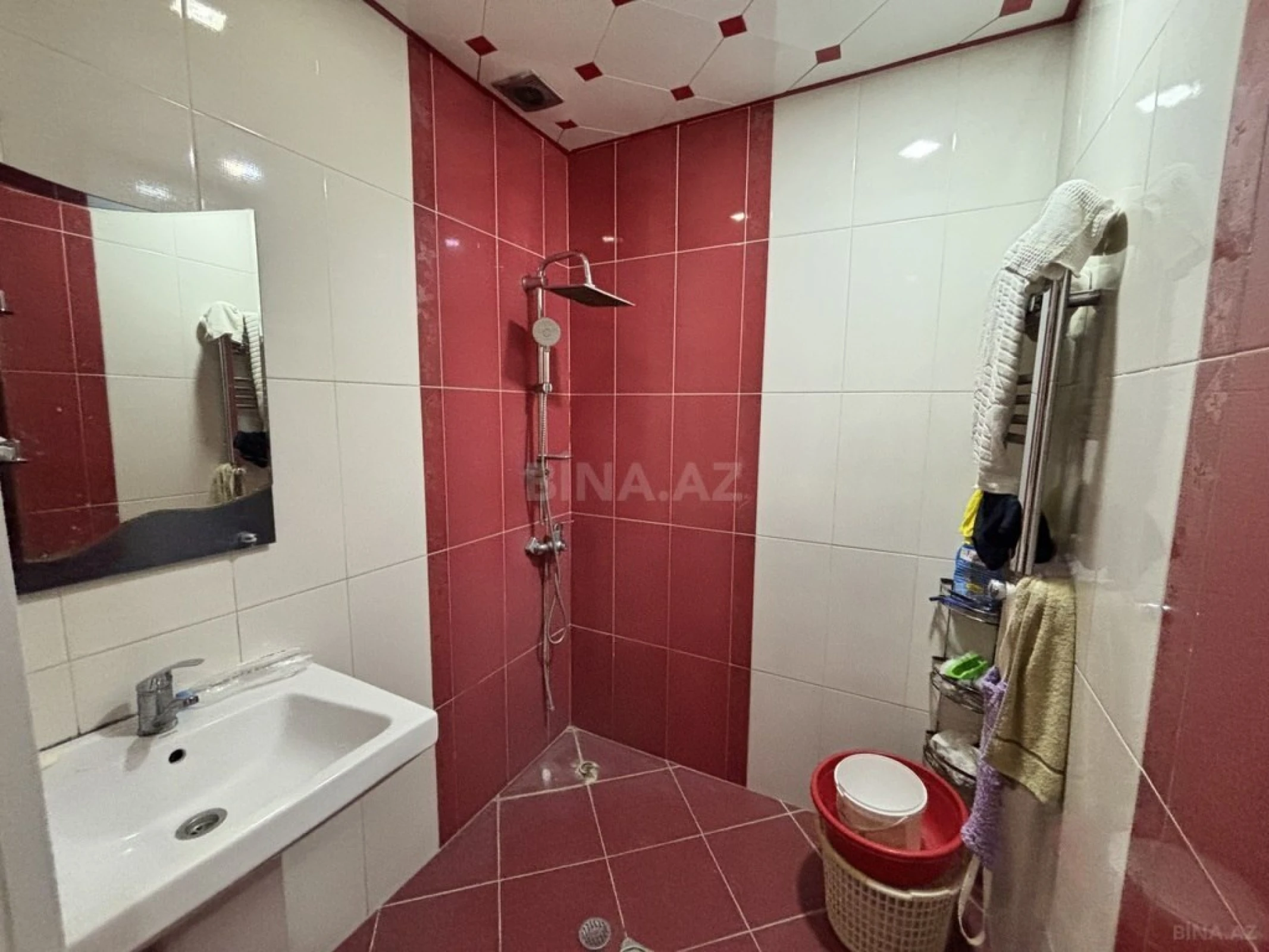 Satılır 4 otaqlı mənzil 110 m²
