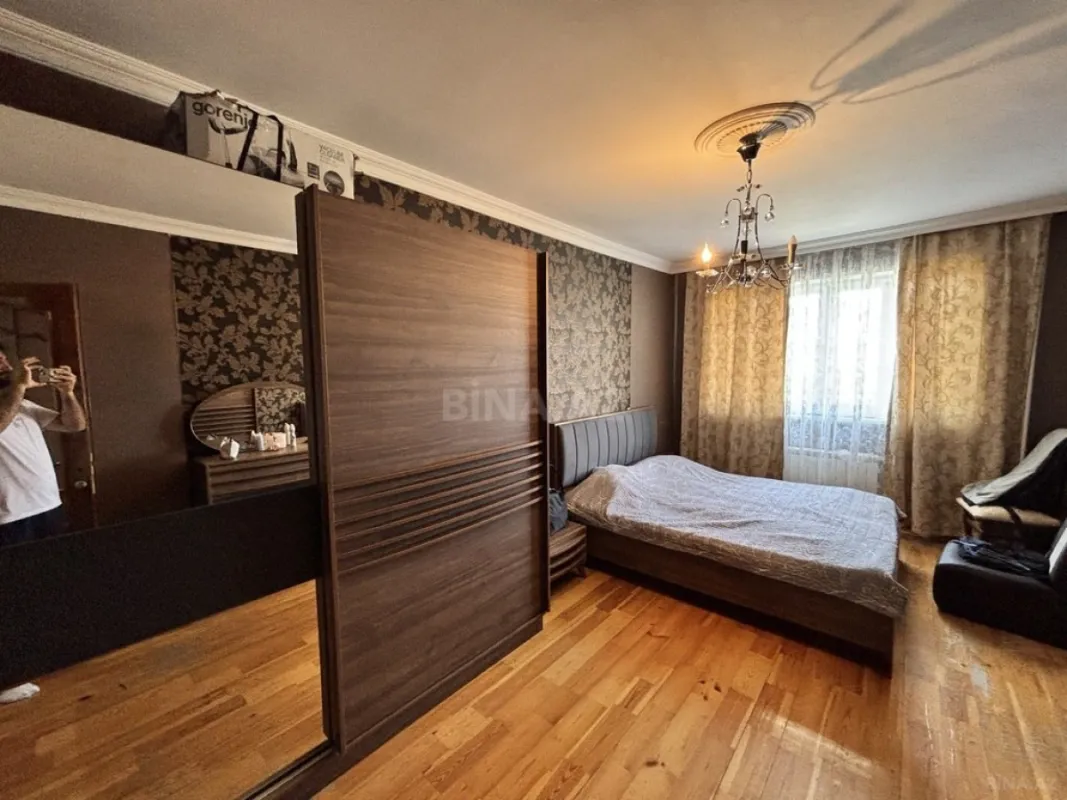 Satılır 4 otaqlı mənzil 110 m²