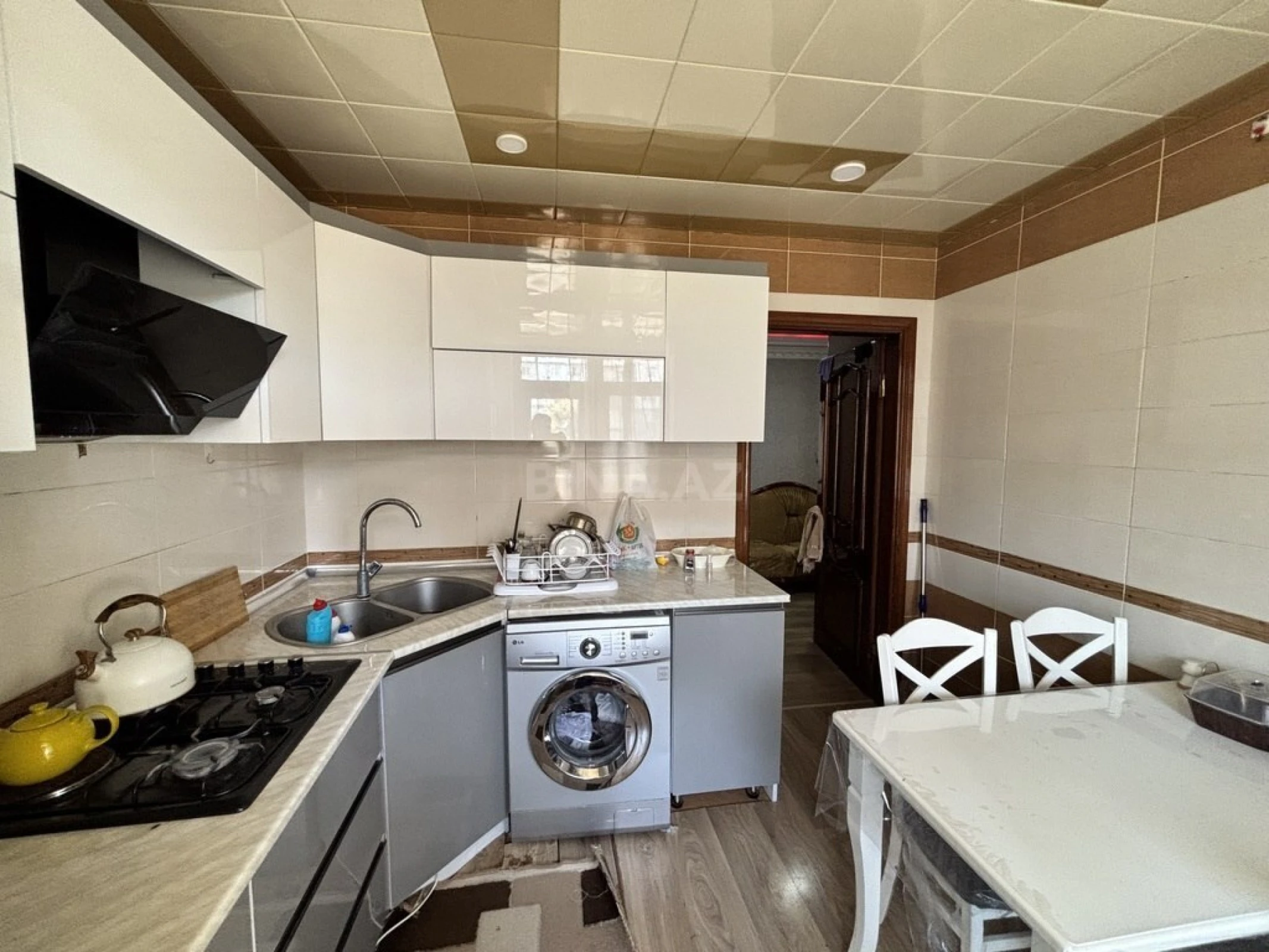 Satılır 4 otaqlı mənzil 110 m²