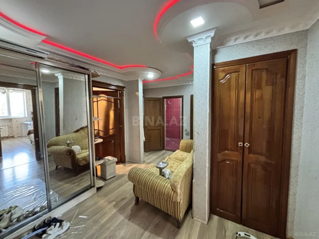 Satılır 4 otaqlı mənzil 110 m²